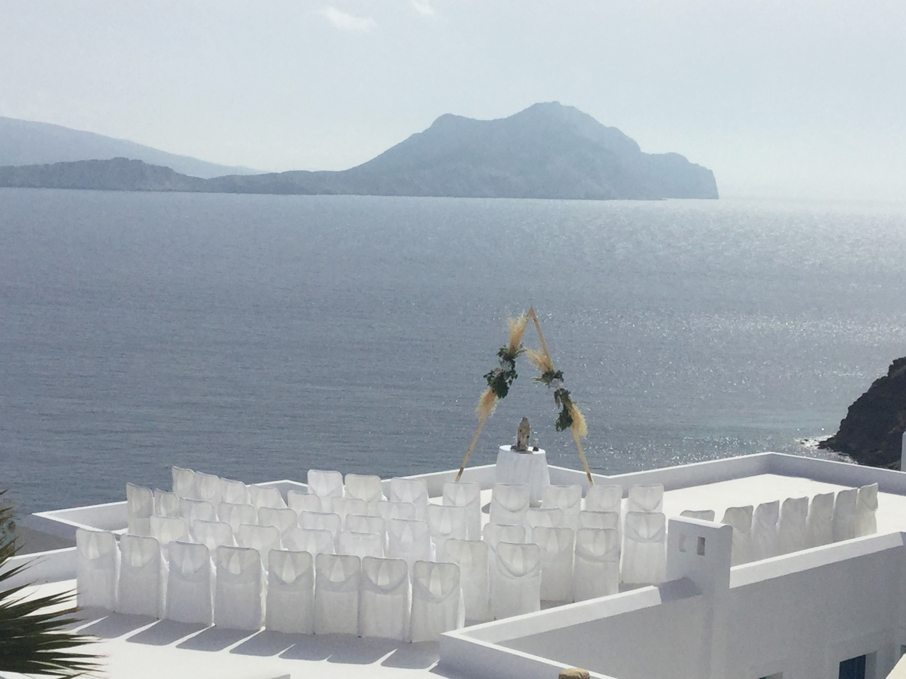Image: http://www.bookyourweddingday.com/images/media/uploadfiles/AEGIALIS HOTEL LOUNGE TERRACEsmall.jpg